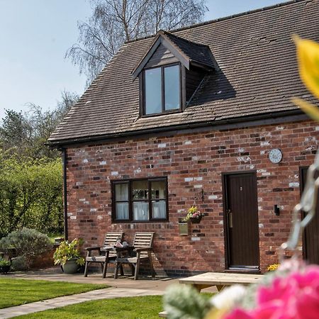 Charlie'S Cottage With Alpacas And 7Mins Drive To Alton Towers 덴스톤 외부 사진