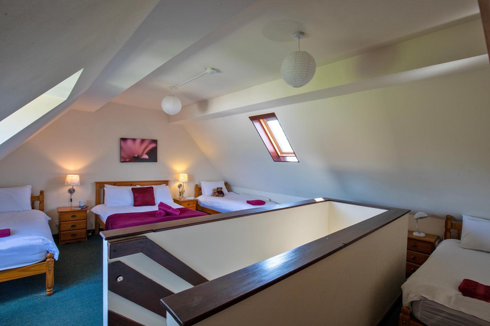 Charlie'S Cottage With Alpacas And 7Mins Drive To Alton Towers 덴스톤 외부 사진