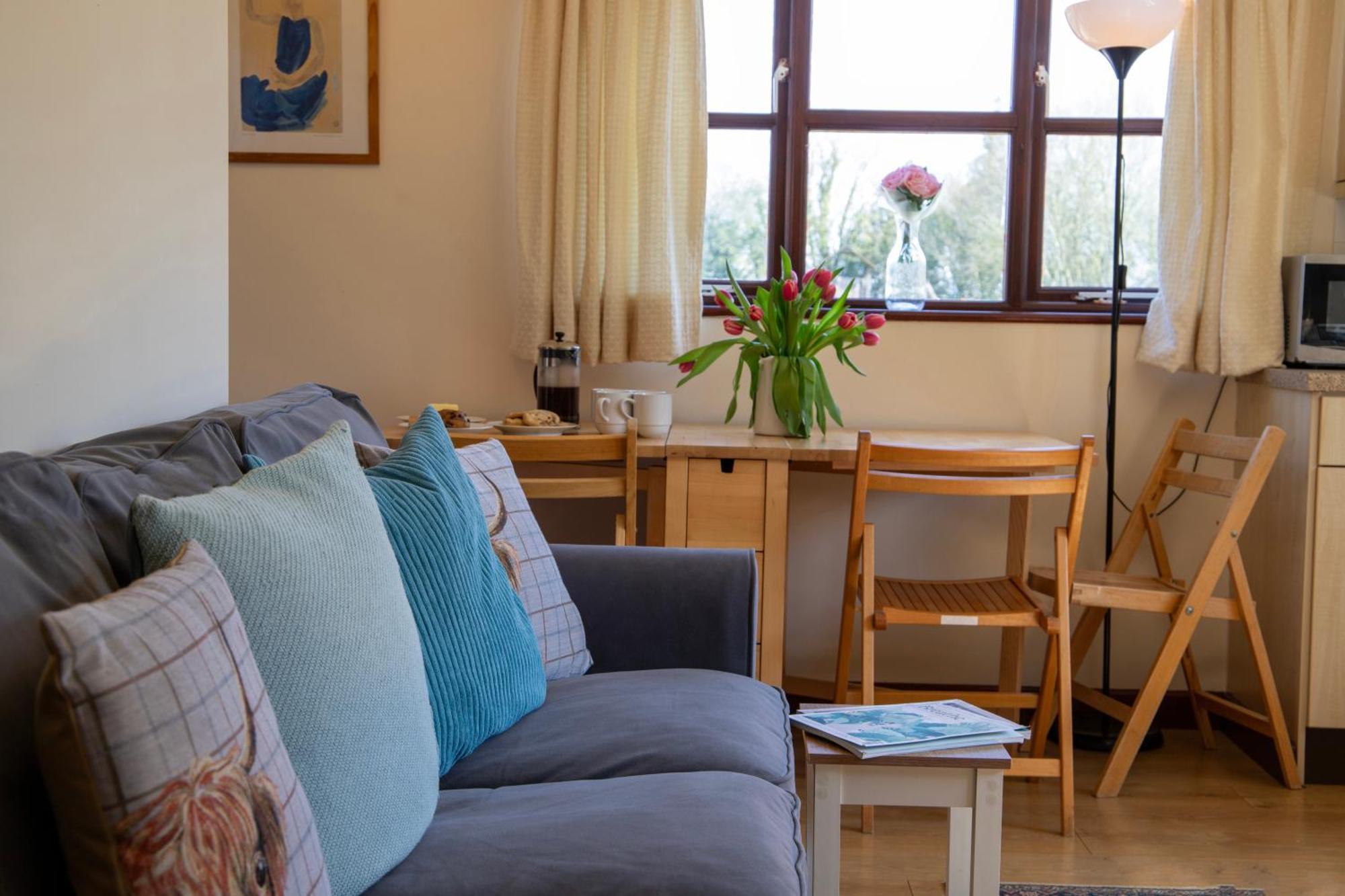 Charlie'S Cottage With Alpacas And 7Mins Drive To Alton Towers 덴스톤 외부 사진