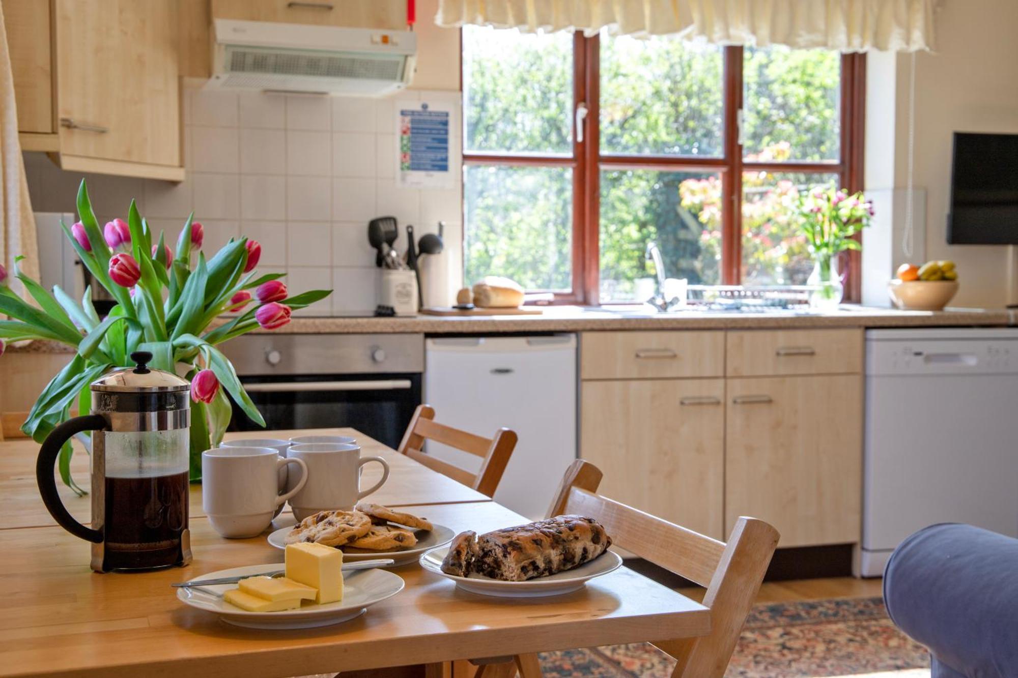 Charlie'S Cottage With Alpacas And 7Mins Drive To Alton Towers 덴스톤 외부 사진